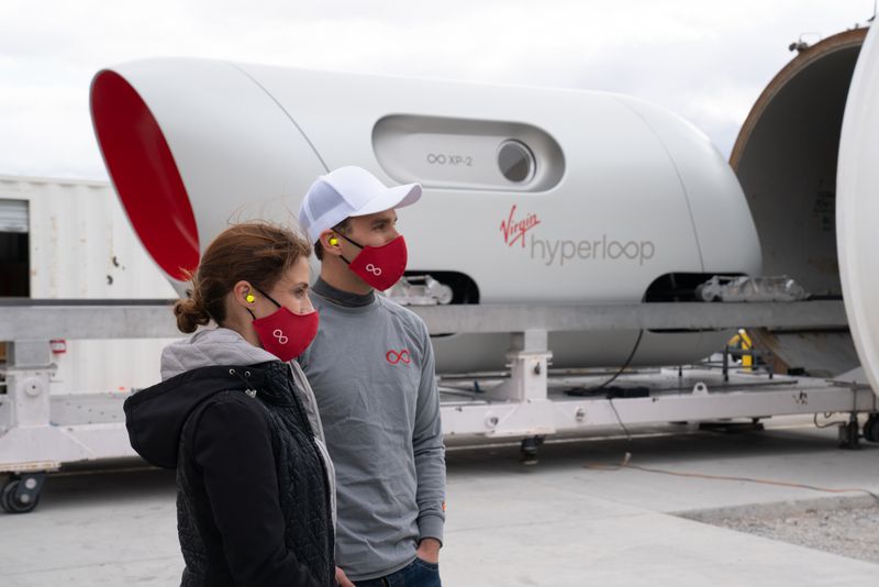 Фото. Як виглядав пробний запуск Hyperloop з пасажирами