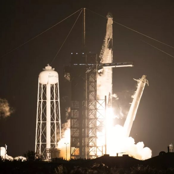 SpaceX успешно запустила еще один экипаж на МКС. Что будет дальше