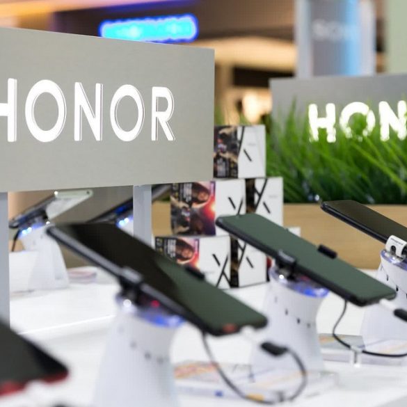 Huawei оголосив про продаж бренду Honor