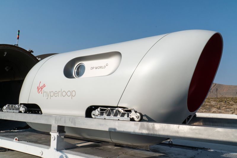 Фото. Як виглядав пробний запуск Hyperloop з пасажирами