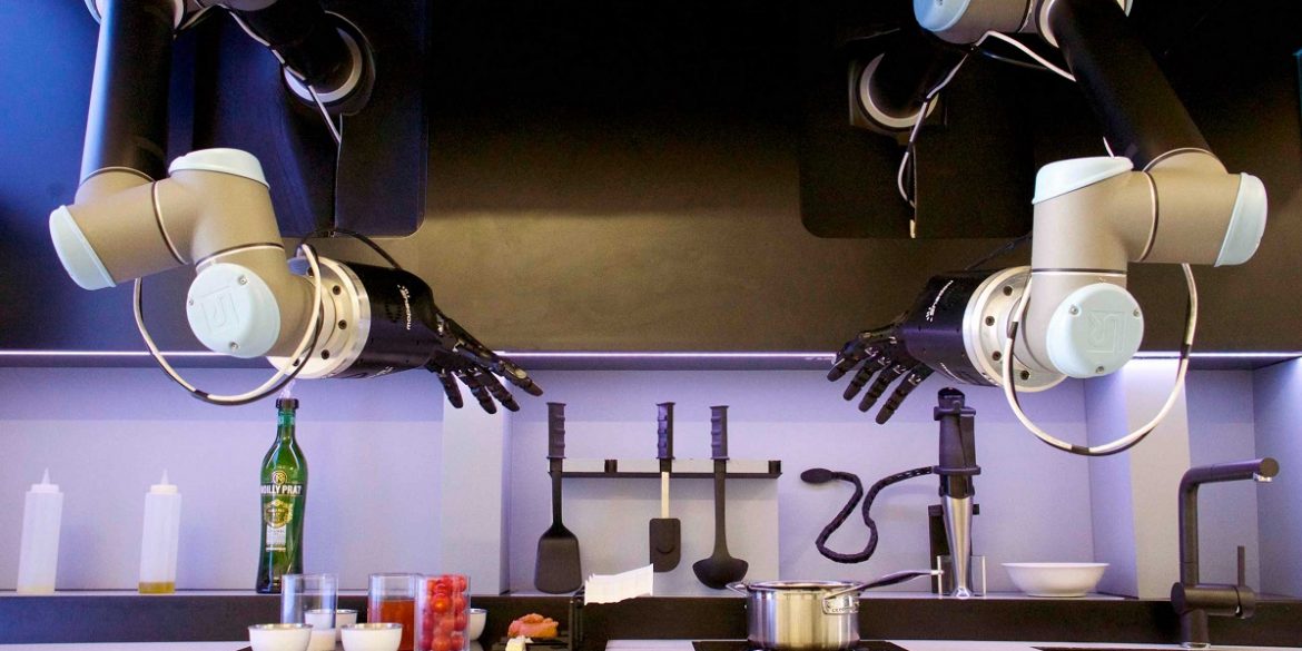Британская компания создала первую в мире роботизированную кухню
