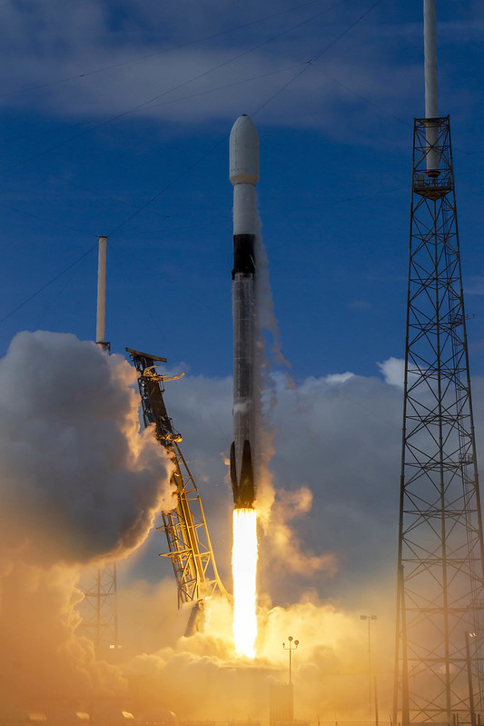 Как выглядел старт рекордной миссии Transporter-1 от SpaceX