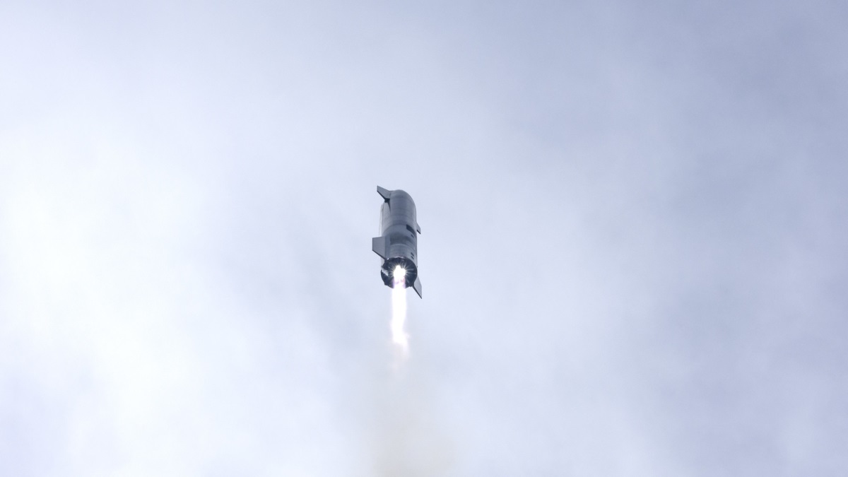 Starship от SpaceX в полете. Фото до взрыва