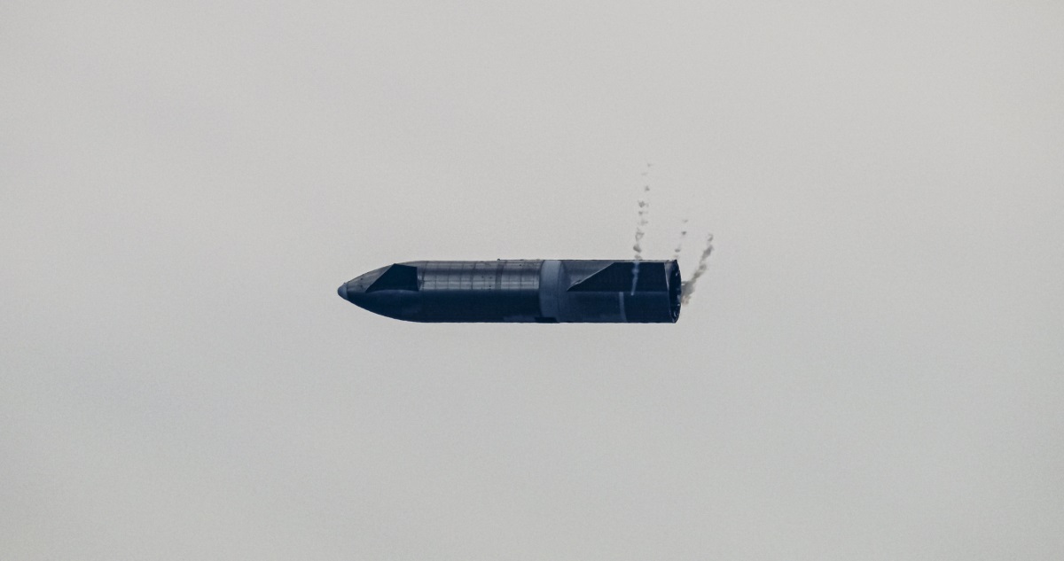Starship от SpaceX в полете. Фото до взрыва