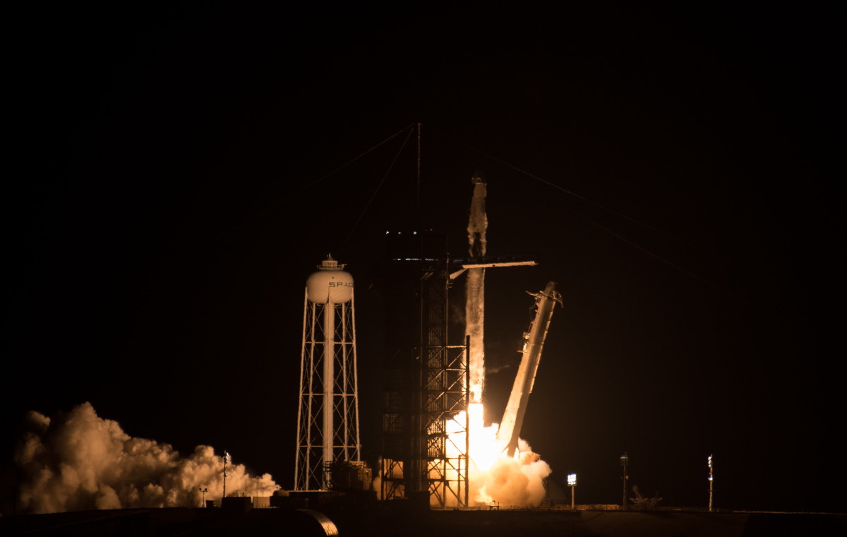 Фото: NASA и SpaceX удачно отправили Crew Dragon к МКС