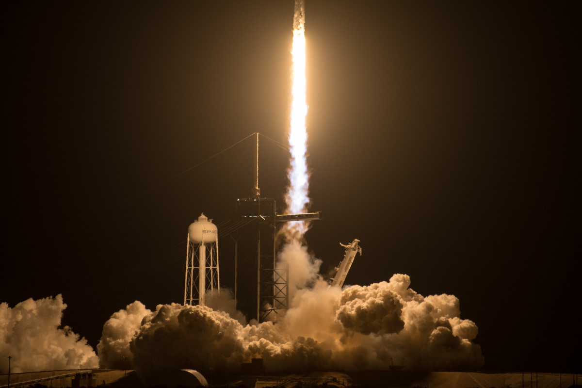 Фото: NASA и SpaceX удачно отправили Crew Dragon к МКС