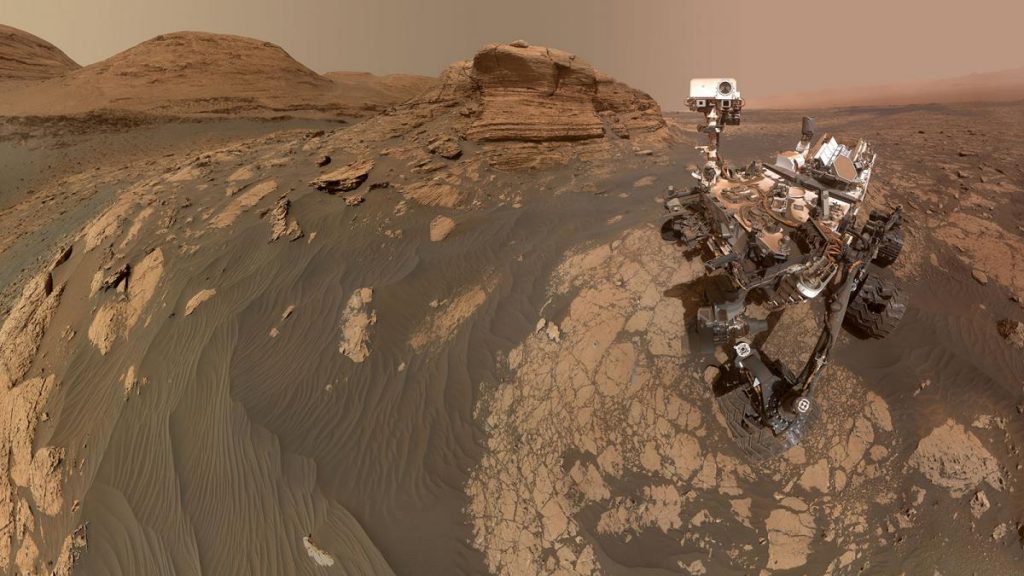 Марсохід Curiosity зробив селфі на тлі марсіанського пейзажу