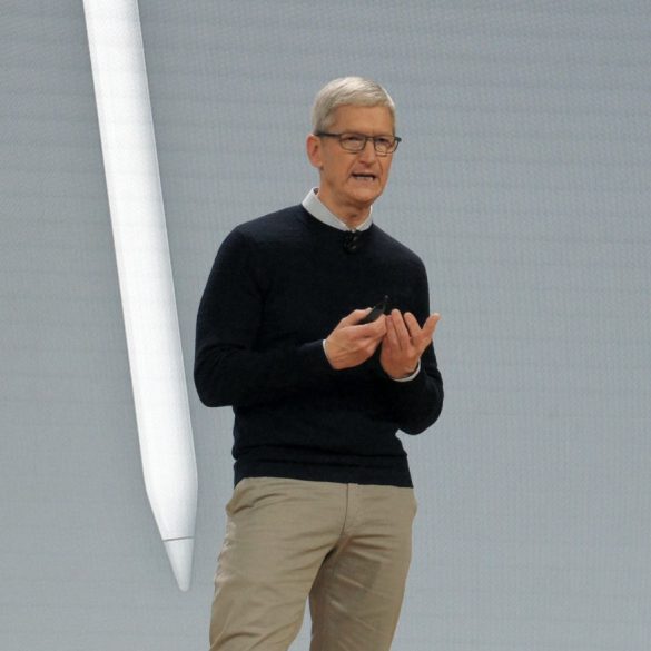 Тім Кук планує залишити посаду гендиректора Apple протягом 10 років