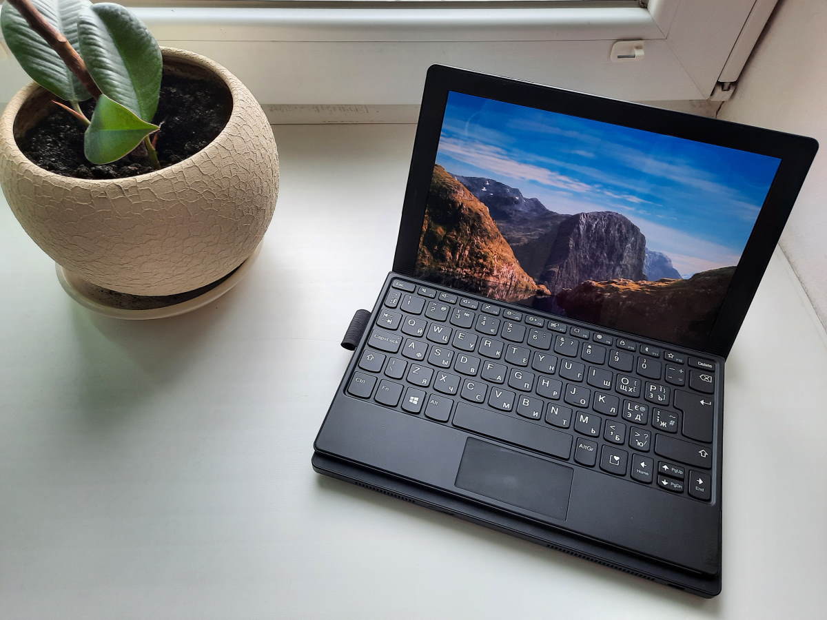 Lenovo ThinkPad X1 Fold: огляд першого ноутбука із гнучким екраном