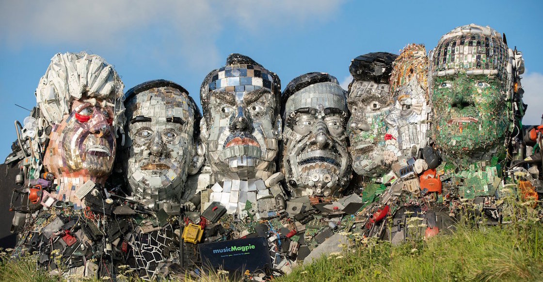 В Великобритании сделали скульптуру лидеров G7 из электронного мусора