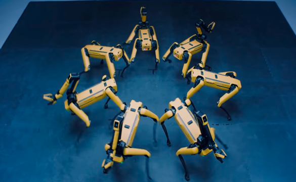 Роботы Boston Dynamics эффектно станцевали под K-pop в честь слияния с Hyundai. видео