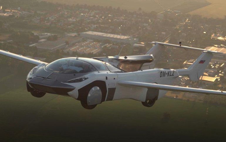 Летающий автомобиль AirCar совершил первый 35-минутный перелет