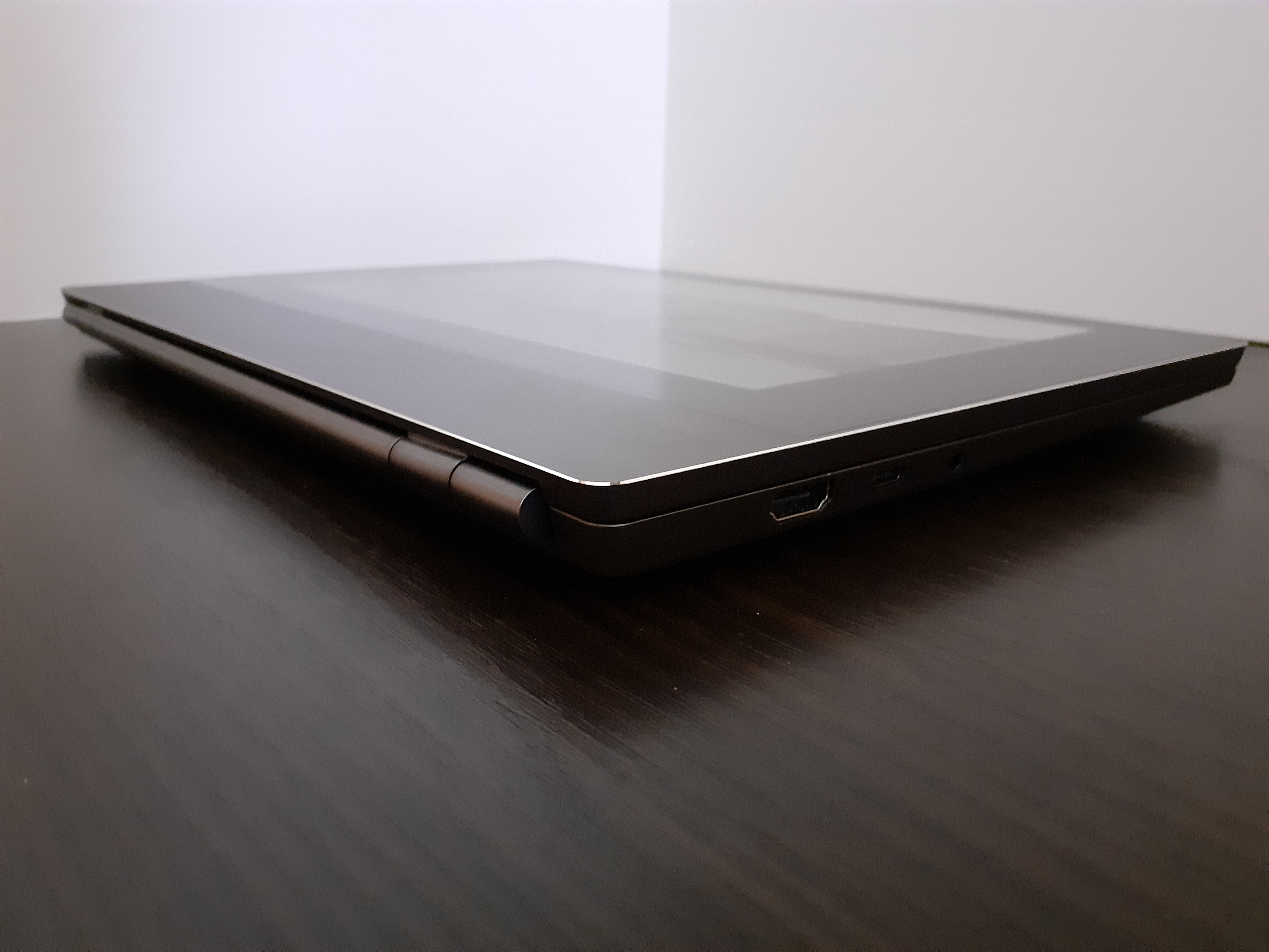 Ноутбук із двома екранами для робочих завдань: огляд Lenovo ThinkBook Plus