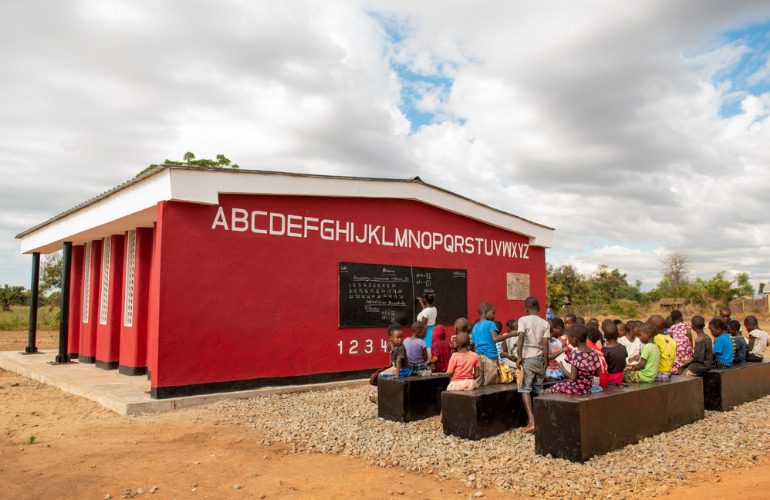 В Африке открыли первую в мире школу, напечатанную на 3D-принтере