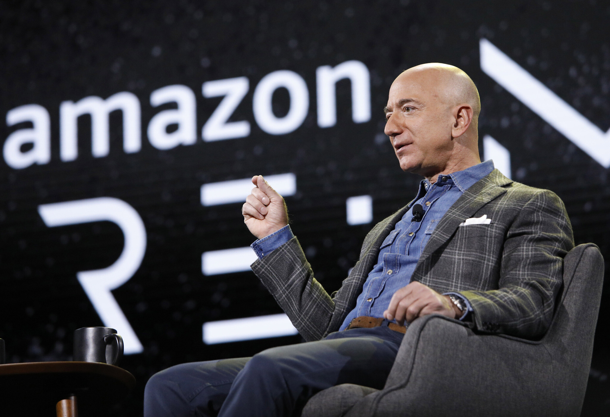 Джефф Безос покидает пост гендиректора Amazon