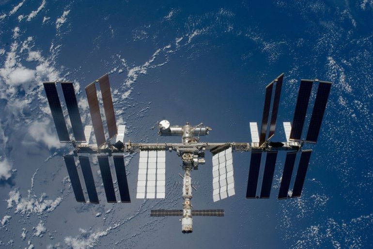 Мимовільний запуск двигунів російського модуля «Наука» призвів до безладного обертання МКС