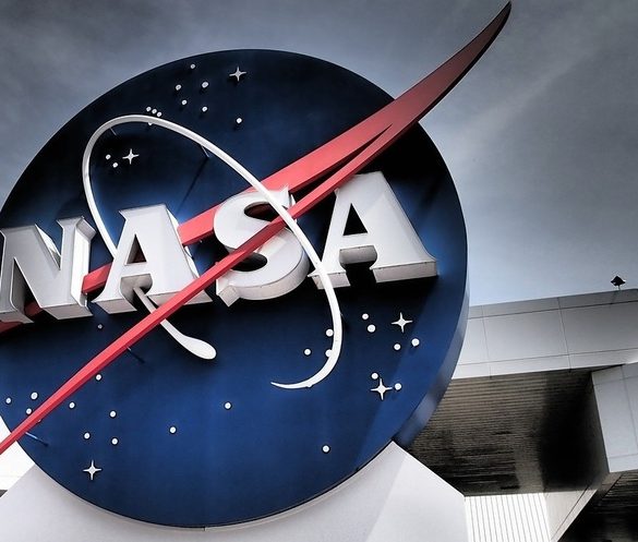 NASA припинило співпрацю зі SpaceX через позов Blue Origin