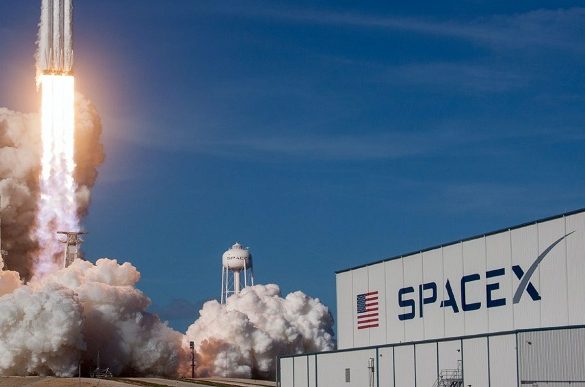 SpaceX запустить супутник, який буде показувати рекламу в космосі