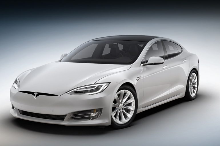 Федеральное агентство США начало расследование против Tesla из-за аварий, связанных с ее автопилотом