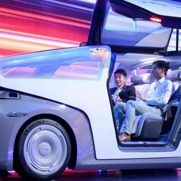 Baidu представил свой первый электрокар с автопилотом