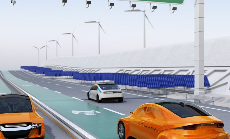 У США побудують дорогу, яка безконтактно заряджає електромобілі