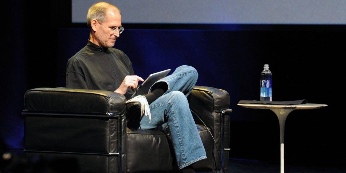Перший комп'ютер Apple і знамениту куртку Стіва Джобса виставлять на аукціон