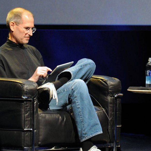 Первый компьютер Apple и знаменитую куртку Стива Джобса выставят на аукцион