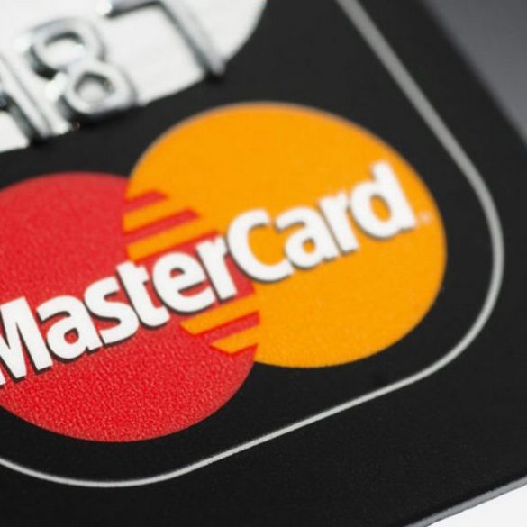 MasterCard з 2024 року почне відмовлятися від магнітних смуг на картах на користь чіпів