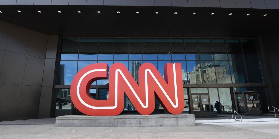 CNN уволила сотрудников, которые пришли в офис непривитыми