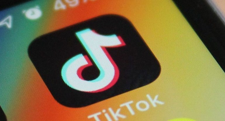 В Китае детям запретили смотреть TikTok больше 40 минут в день