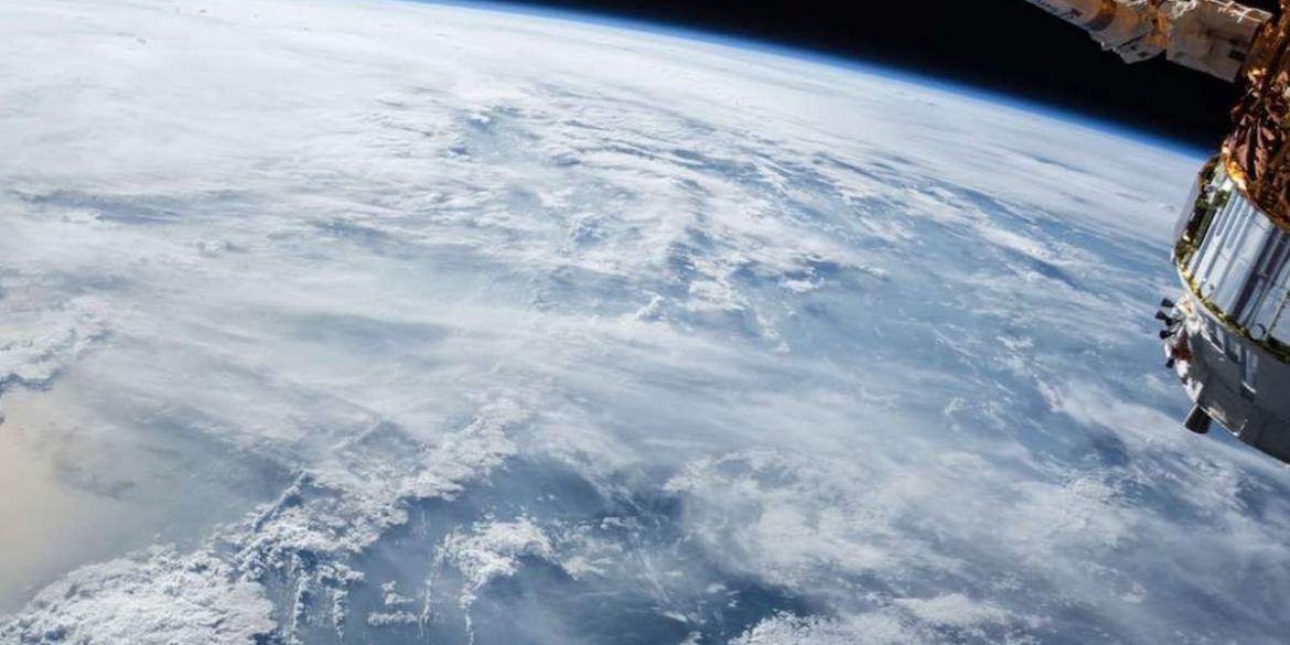 У південній півкулі Землі утворилася озонова діра, що перевищує за розмірами Антарктиду