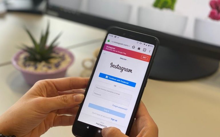 Facebook прекратил разработку версии Instagram для детей