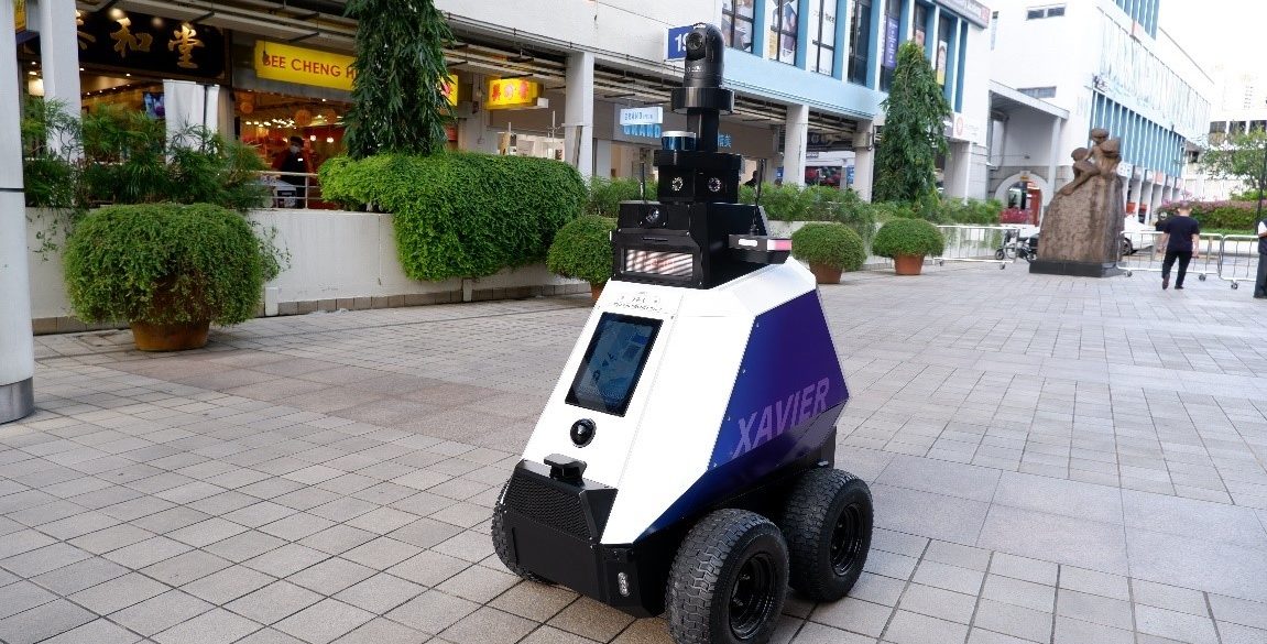 Улицы Сингапура начали патрулировать роботы