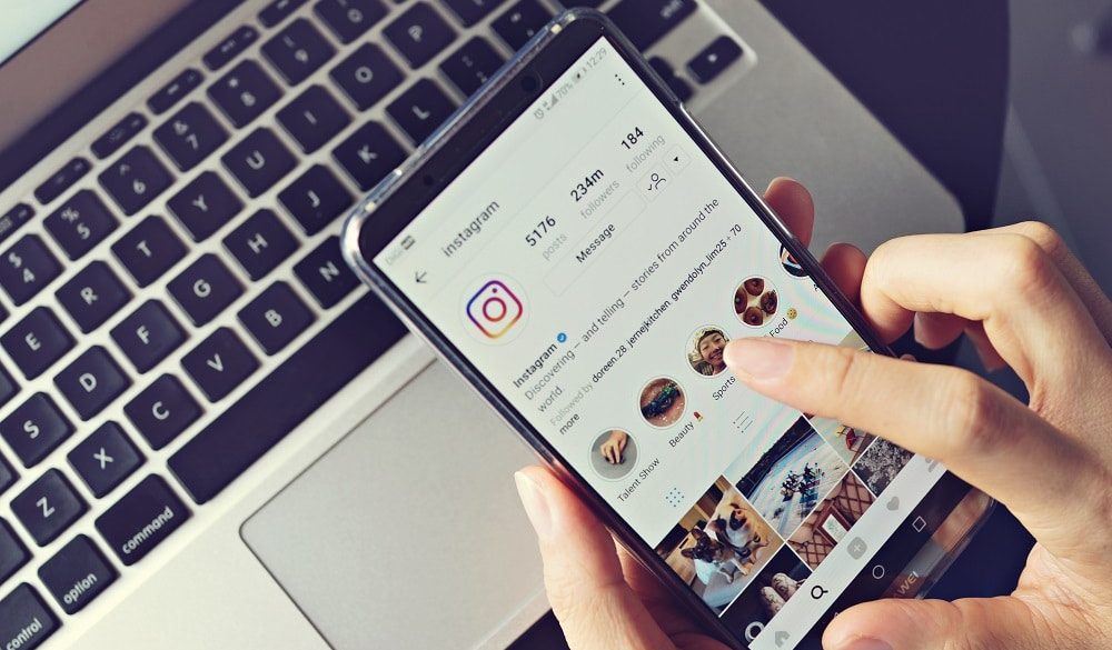 Instagram добавит функцию, которая будет предупреждать пользователей о сбоях в соцсети