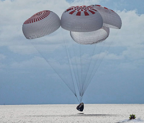 Грузовой космический корабль Cargo Dragon успешно приводнился у берегов Флориды