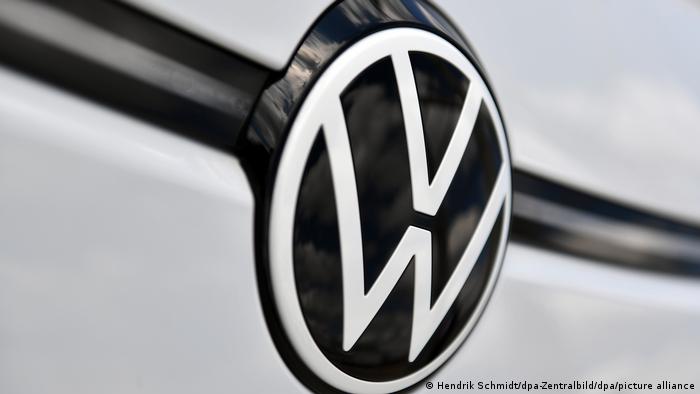 Volkswagen придется уволить 30 тысяч сотрудников, если компания не перейдет на производство электромобилей