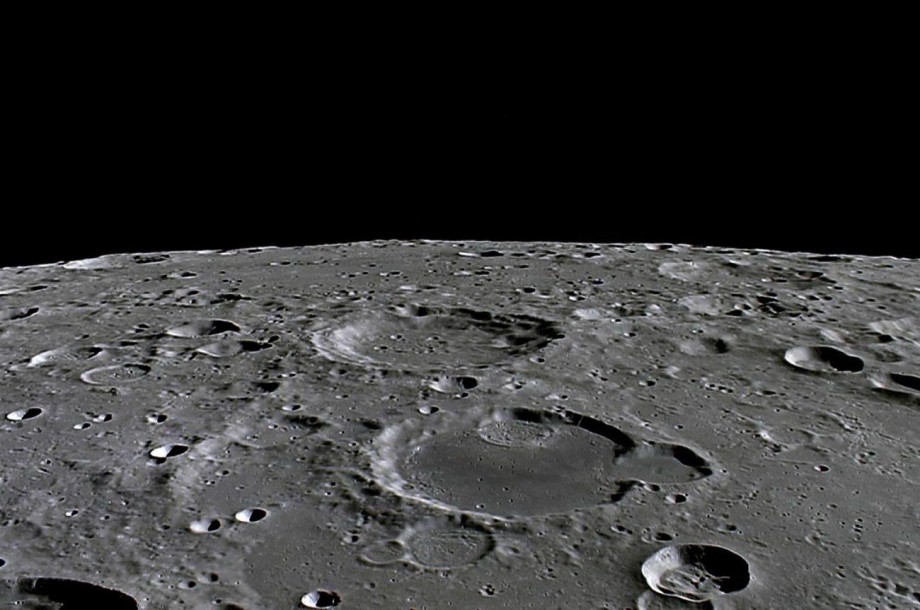 Вік місячного грунту, зібраного китайською станцією «Чан'е-5», становить майже 2 млрд років