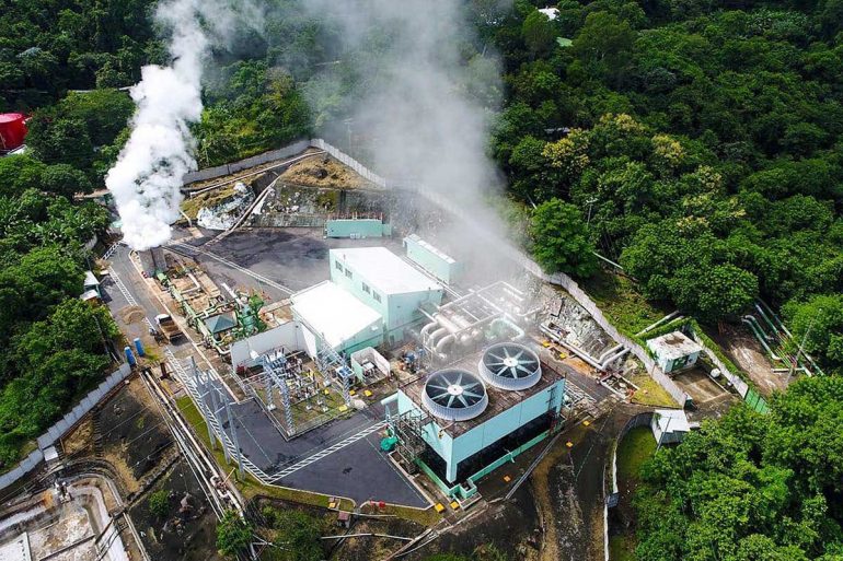 У Сальвадорі запустили першу геотермальну майнінгову ферму на вулкані