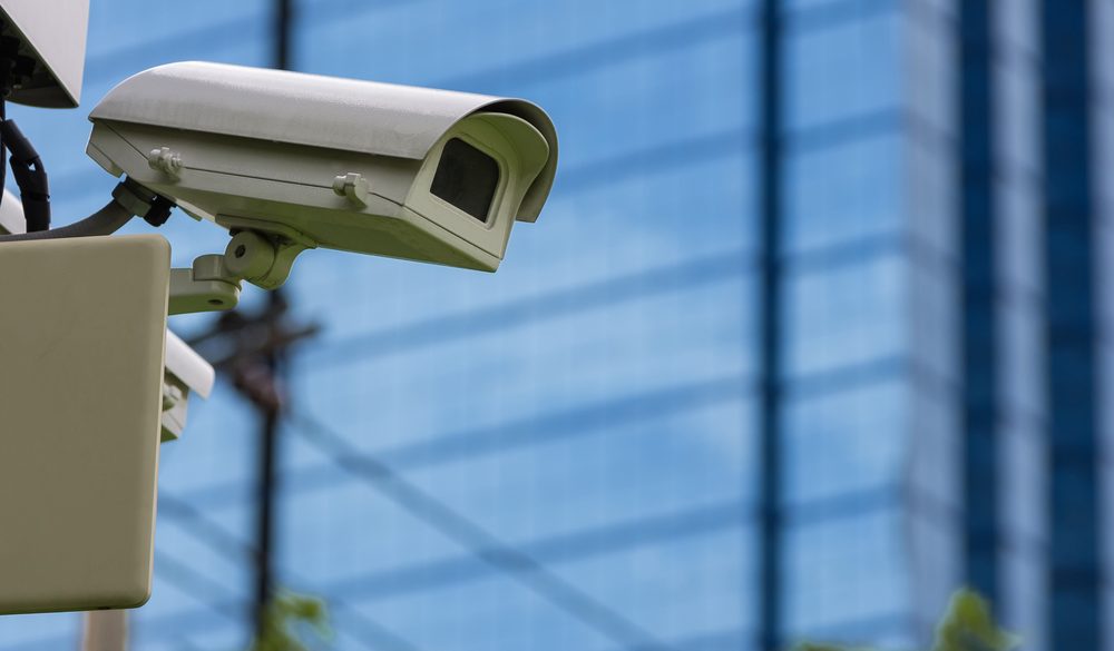 У двох великих містах України встановлять камери стеження для контролю дотримання карантину