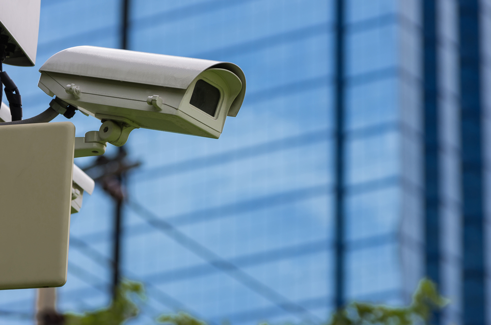 В двух крупных городах Украины установят камеры слежения для контроля соблюдения карантина