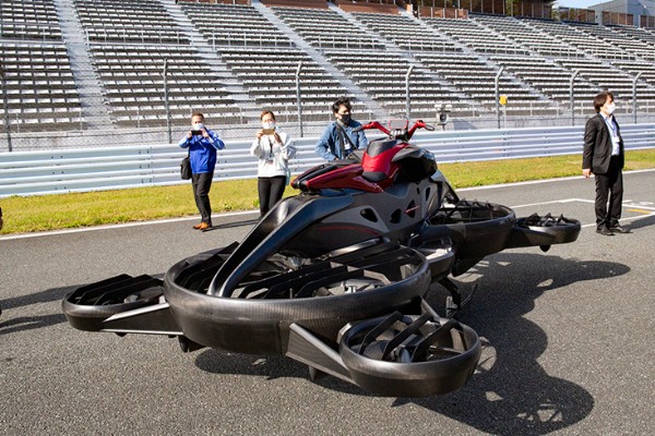 В Японии провели первые испытания летающего мотоцикла