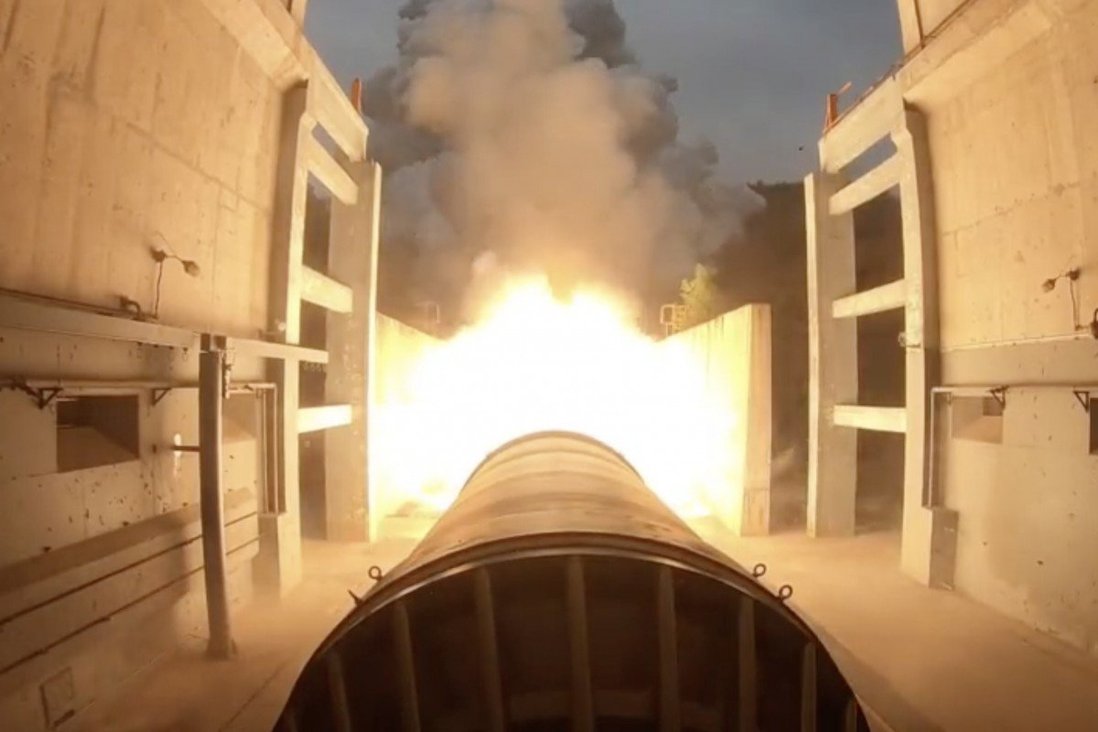 В Китае испытали самый мощный в мире твердотопливный ракетный двигатель
