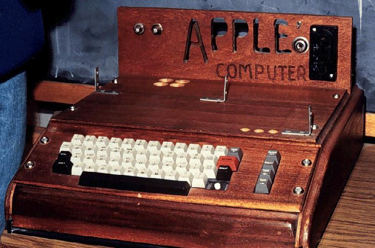 На аукционе за $400 тысяч продали компьютер Apple-1, собранный лично Стивом Возняком и Стивом Джобсом