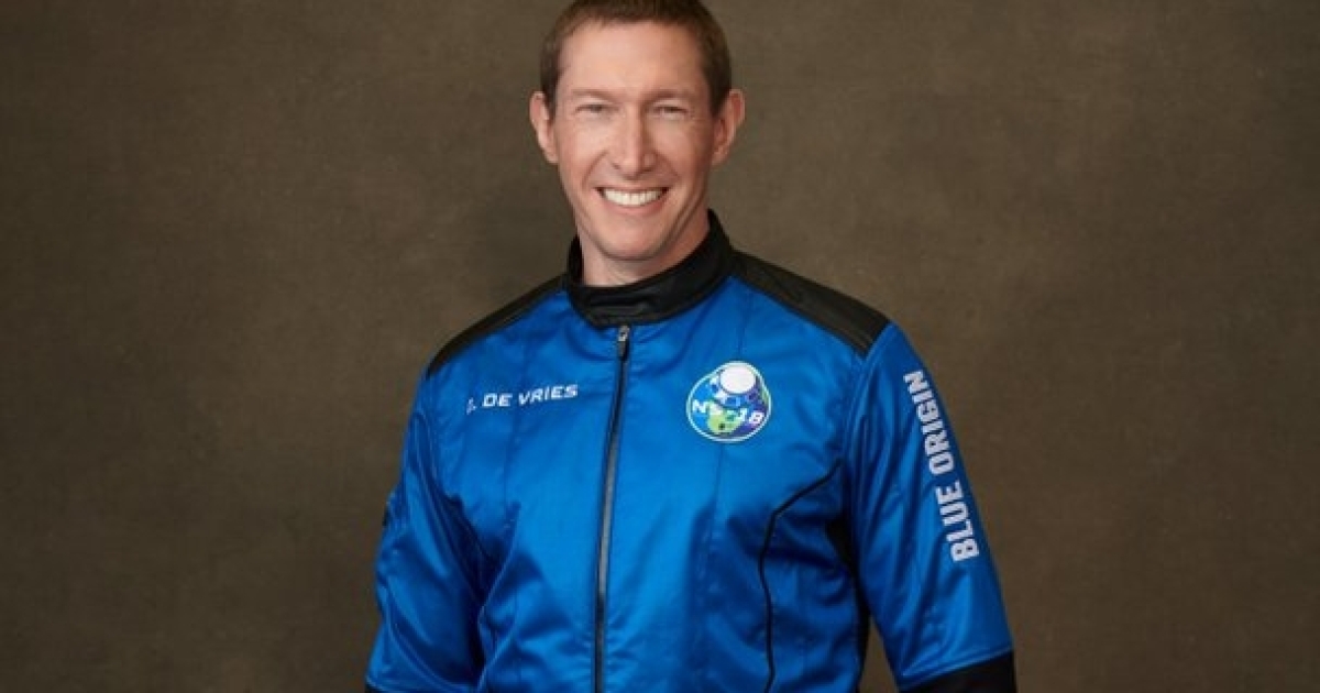 Член экипажа второго туристического полета Blue Origin погиб в авиакатастрофе