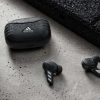 Adidas випустив три моделі спортивних бездротових навушників