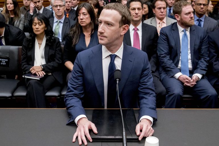 Житомирський суд викликав на засідання засновника Facebook Цукерберга