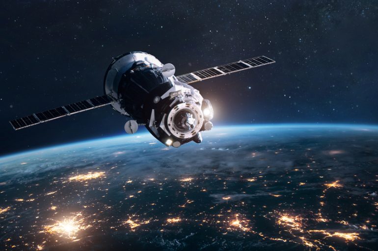 Обломки сбитого Россией спутника угрожают сотням аппаратов Starlink Илона Маска