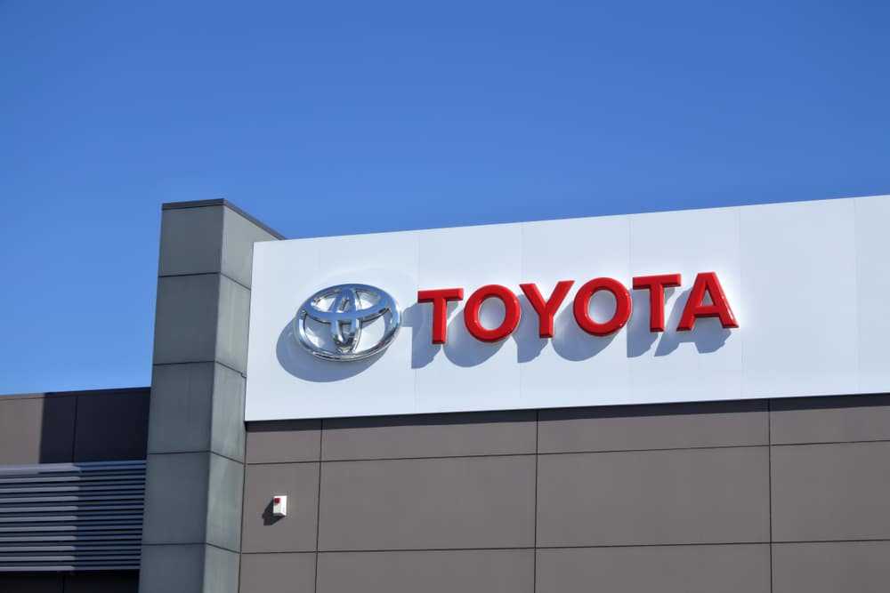 Toyota выпустила на 25% машин меньше, чем планировалось, из-за дефицита деталей