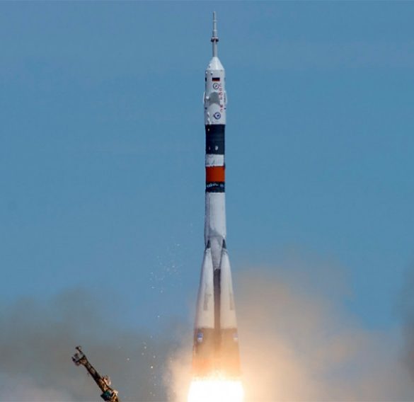«Роскосмос» запустив до МКС ракету з японськими космічними туристами