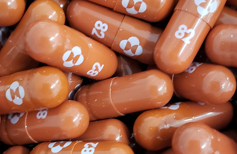 Фармкомпания Merck заявила об эффективности своих COVID-таблеток против «Омикрона»